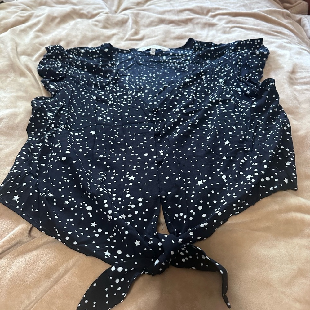 Cupcakes & Cashmere Black Stars Tie Front Cap Sleeve Blouse L